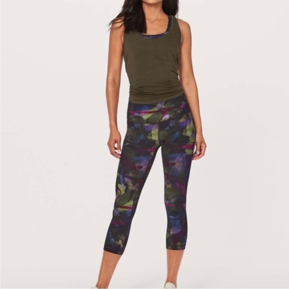 lululemon athletica Pants - Lululemon Printed Cropped Leggings Back Leg Side Mesh Detail High Rise 6